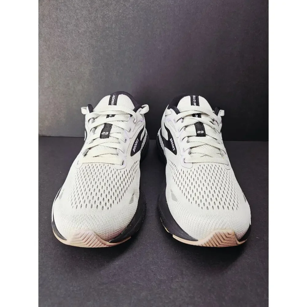 Brooks Women 8.5 Comfy footwear